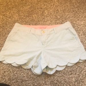 Lilly Pulitzer Scalloped shorts. Size 12.